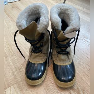 Vintage Sorel Caribou Snow Boots Women’s Sz 7 Lace Up - Made in Canada.